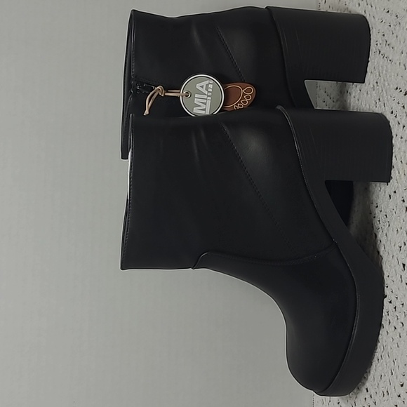 Mia Black Ankle Boots NWT 8.5 - Picture 5 of 13